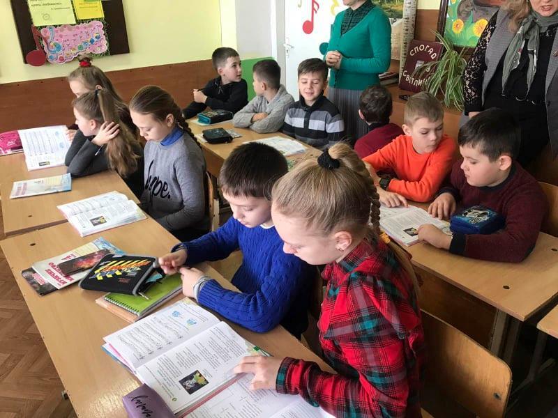 Студенти у школі №28 м.Тернополя